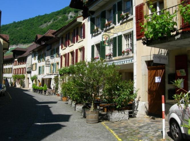 Hotel Zum Alten Schweizer Twann Екстер'єр фото