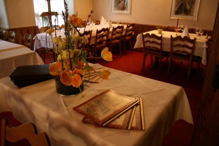 Hotel Zum Alten Schweizer Twann Екстер'єр фото